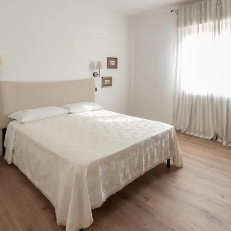 Trilocale 2 Camere, Con Piscina アパート カプリーノ・ヴェロネーゼ