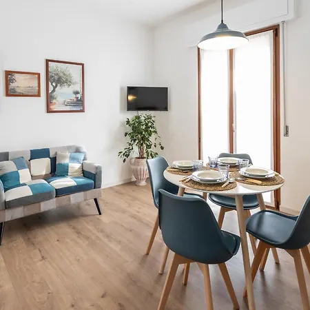 Trilocale 2 Camere, Con Piscina Apartament